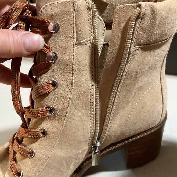 Vince Camuto VC-GAVIANA Ankle Boots. Size 8 1/2 W, NIB - Picture 5 of 11